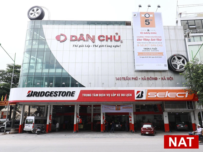 Cửa hàng lốp ô tô Dân Chủ